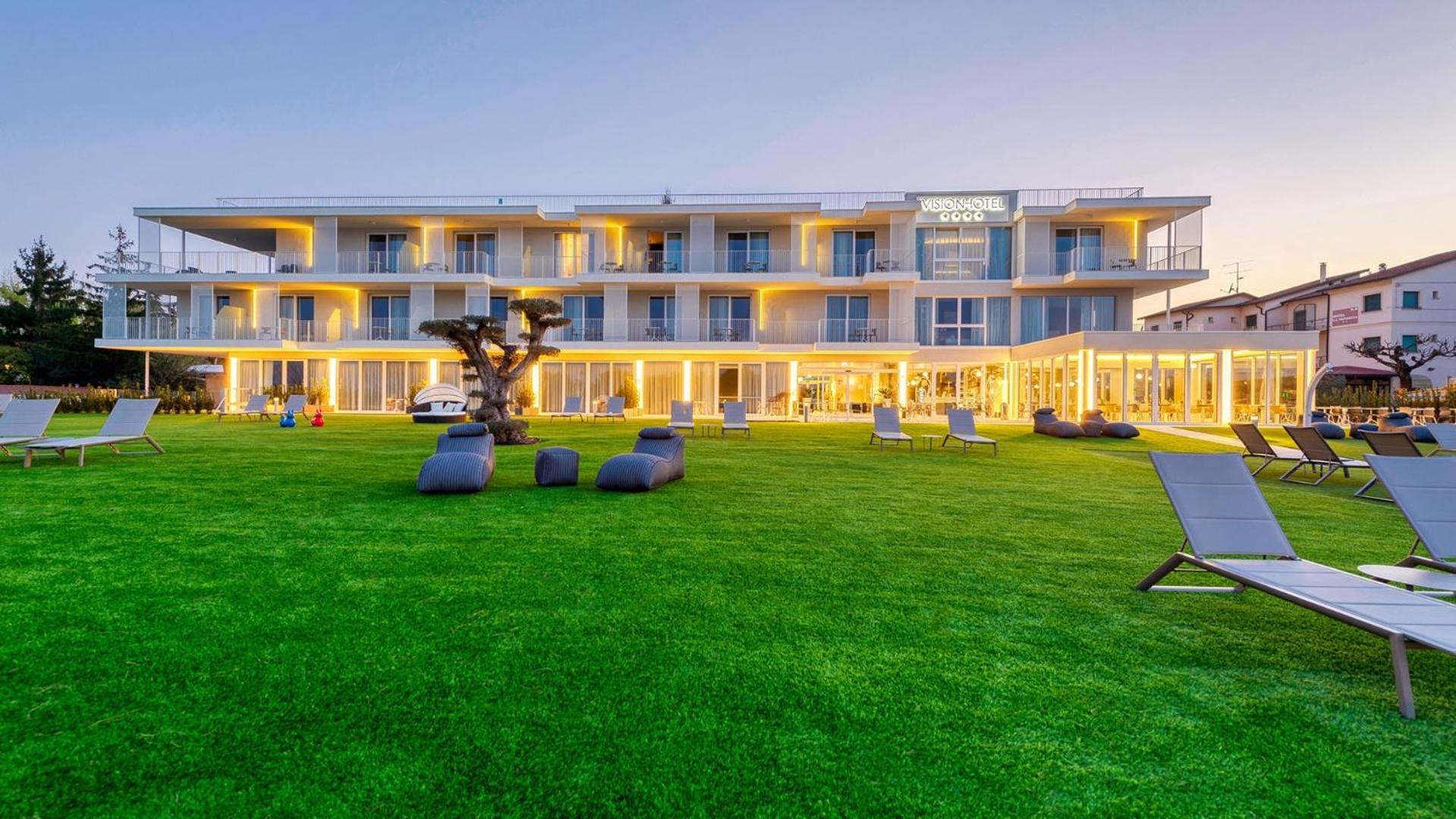 Vision Hotel 4*