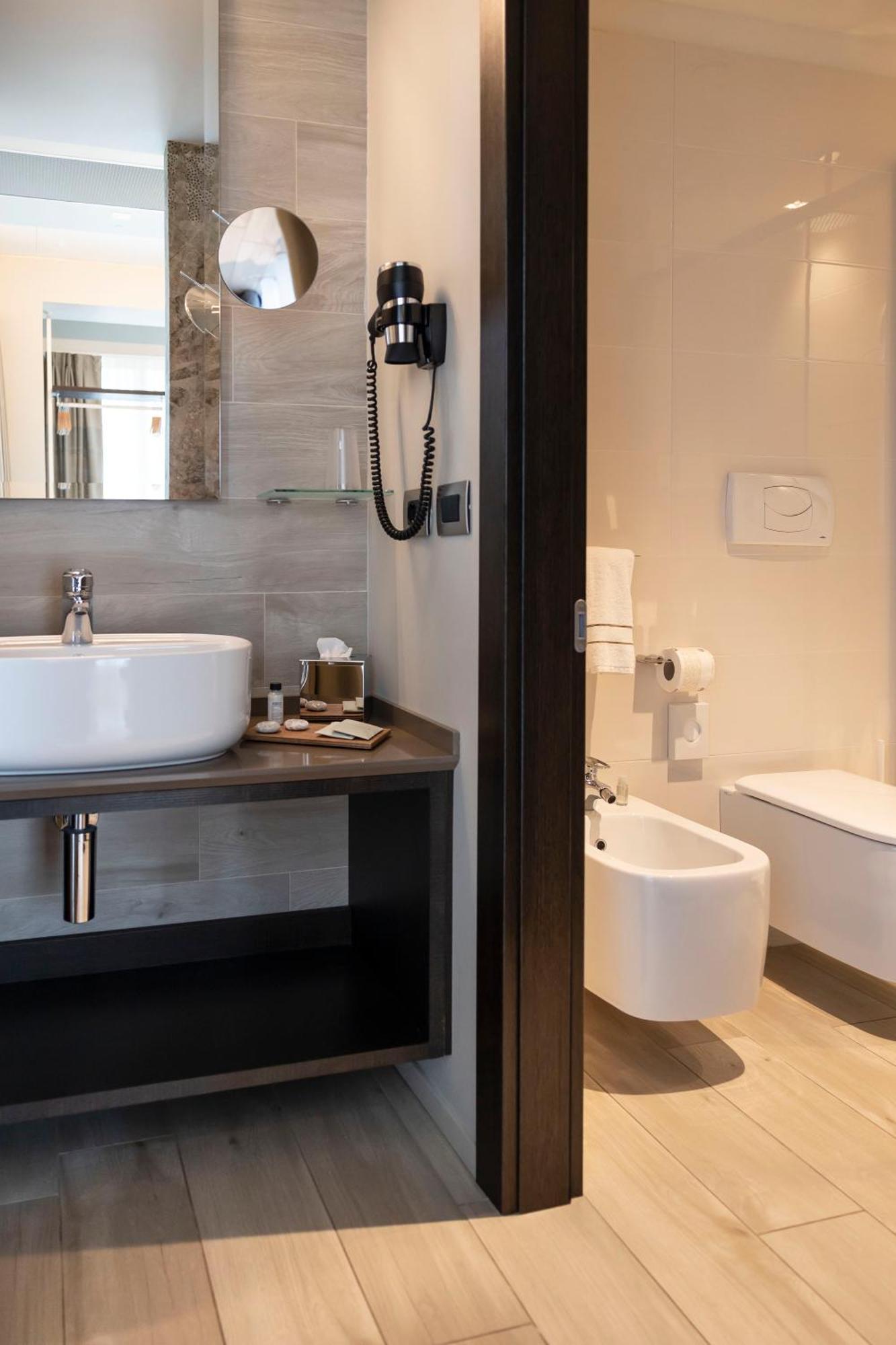 Vision Hotel 4*