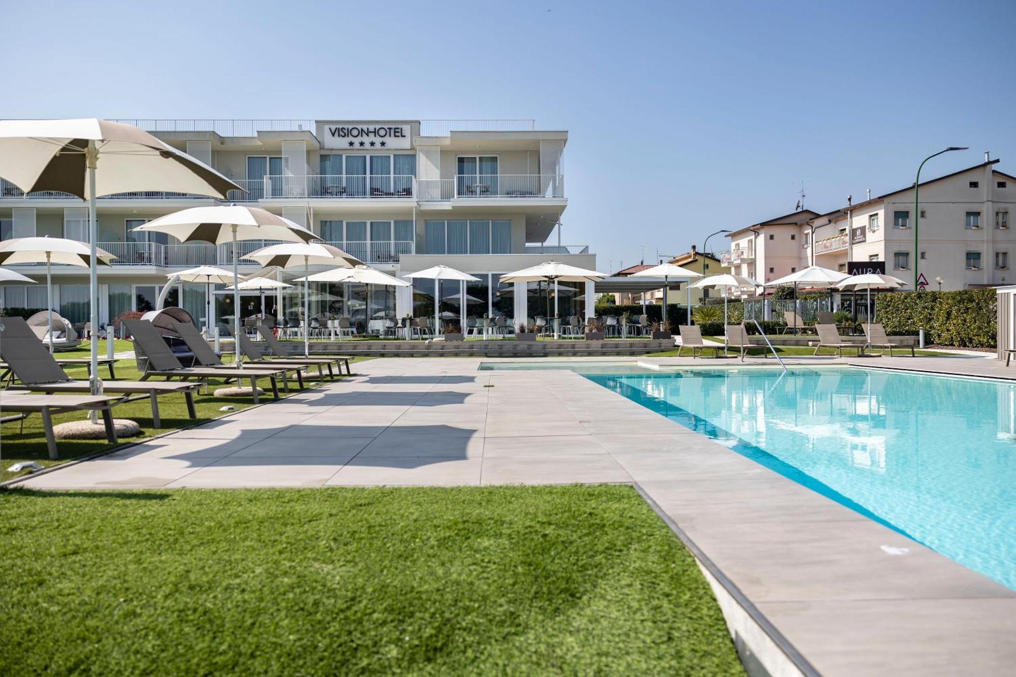 Vision Hotel 4*